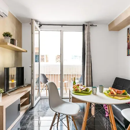 1b Sofia Close Services Sea, Wifi! Apartmán *